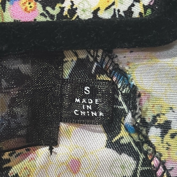 Code X Mode Multicolor Floral Print Button Front Dress Size Small w/ Pockets - Picture 6 of 10